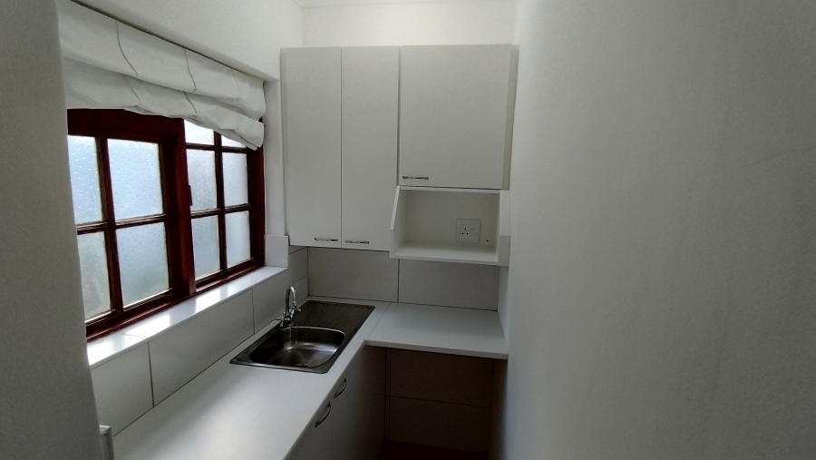 To Let 1 Bedroom Property for Rent in Flamingo Vlei Western Cape